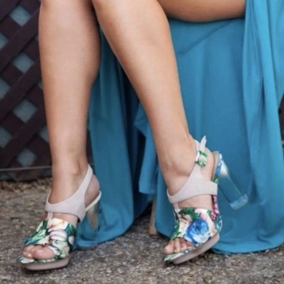 Floral Heel-Arden Wohl for Cri De Couer - Picture 1 of 12